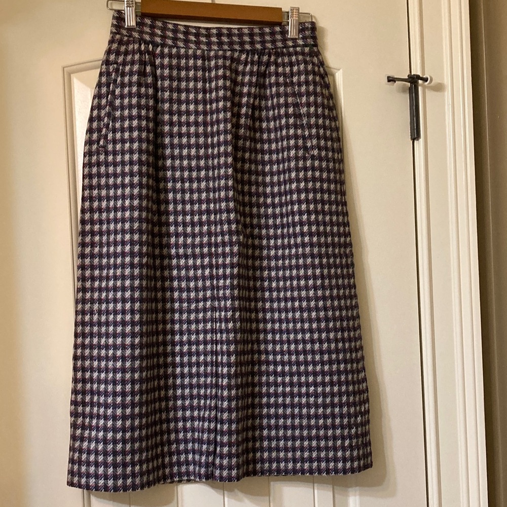 Classic Houndstooth 100 % Wool Skirt